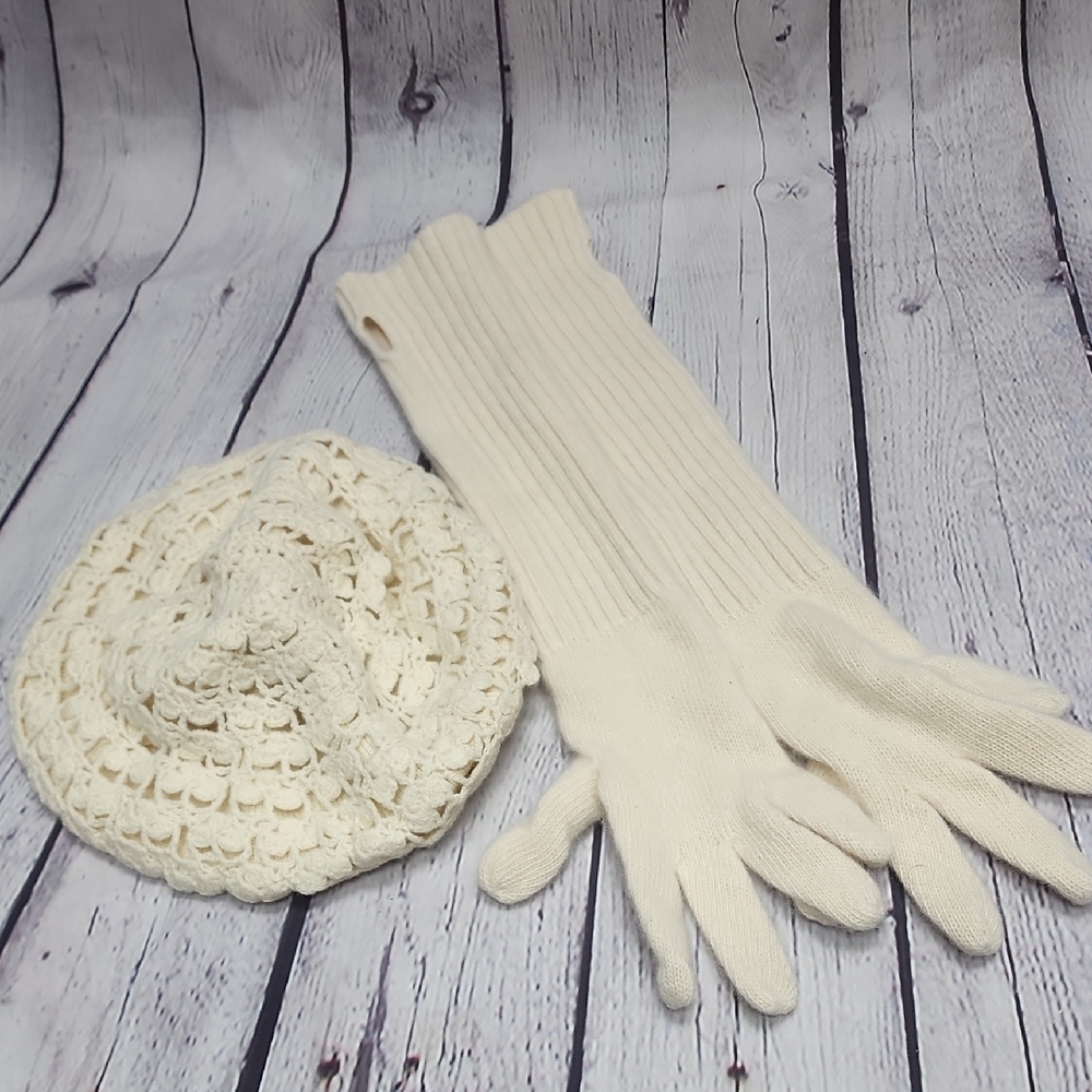 Elegant Cream Knit Wool Beret and Cashmere Glove Set NWOT